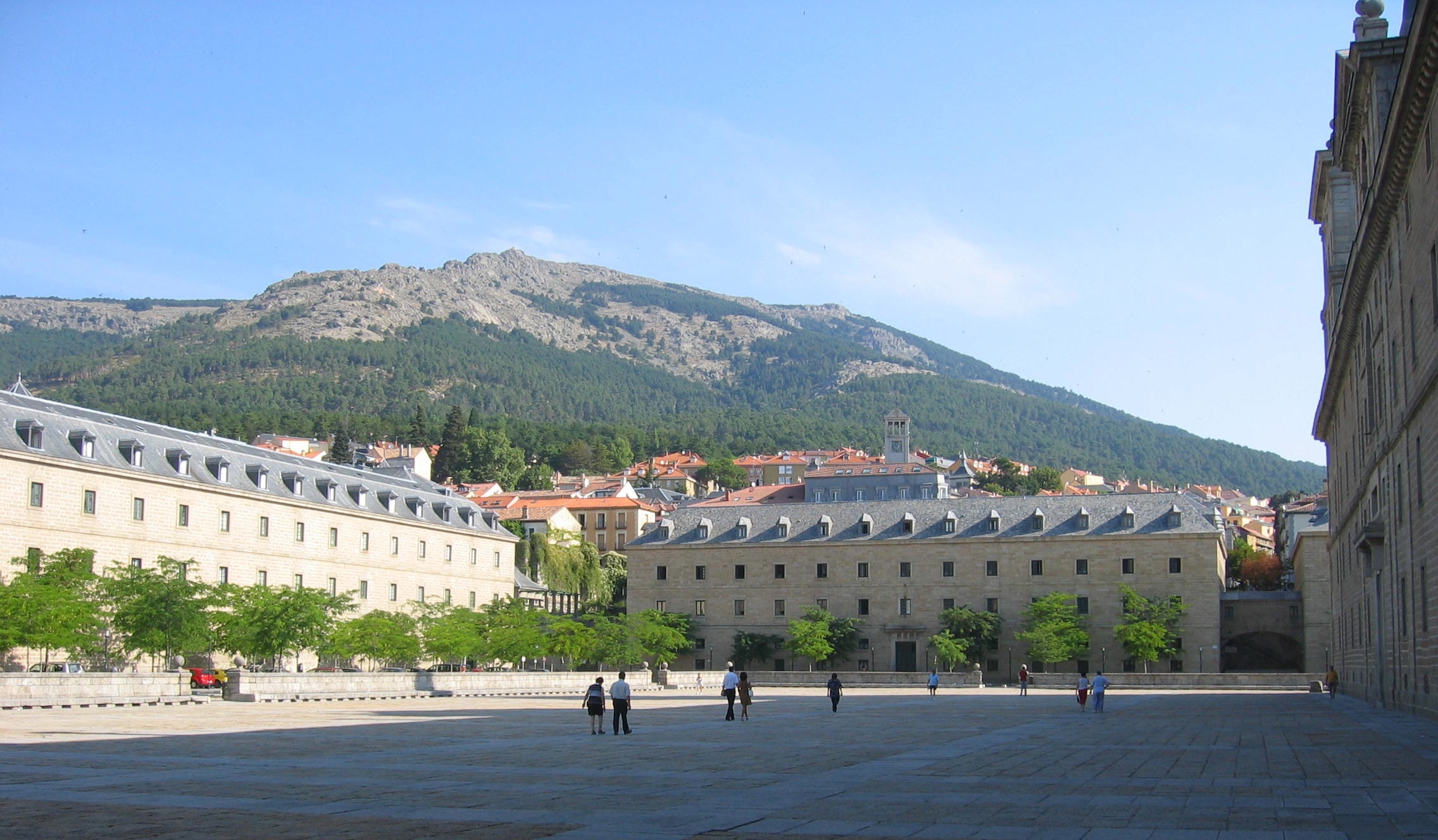 plaza-at-el-escorial